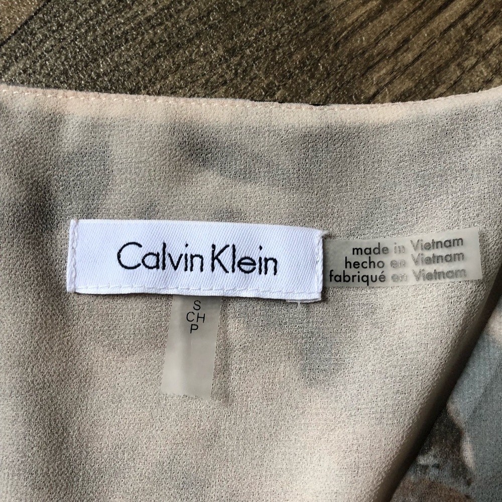 Calvin Klein Rose Print long Sleeve Blouse - Picture 6 of 8